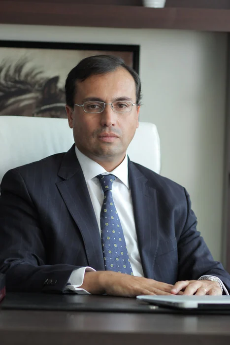 Retrato de Roberto Garrido M.